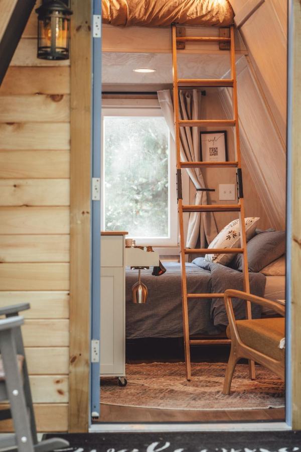 Appartamento Blue Brambler Glamping A-Frame Rockbridge Esterno foto