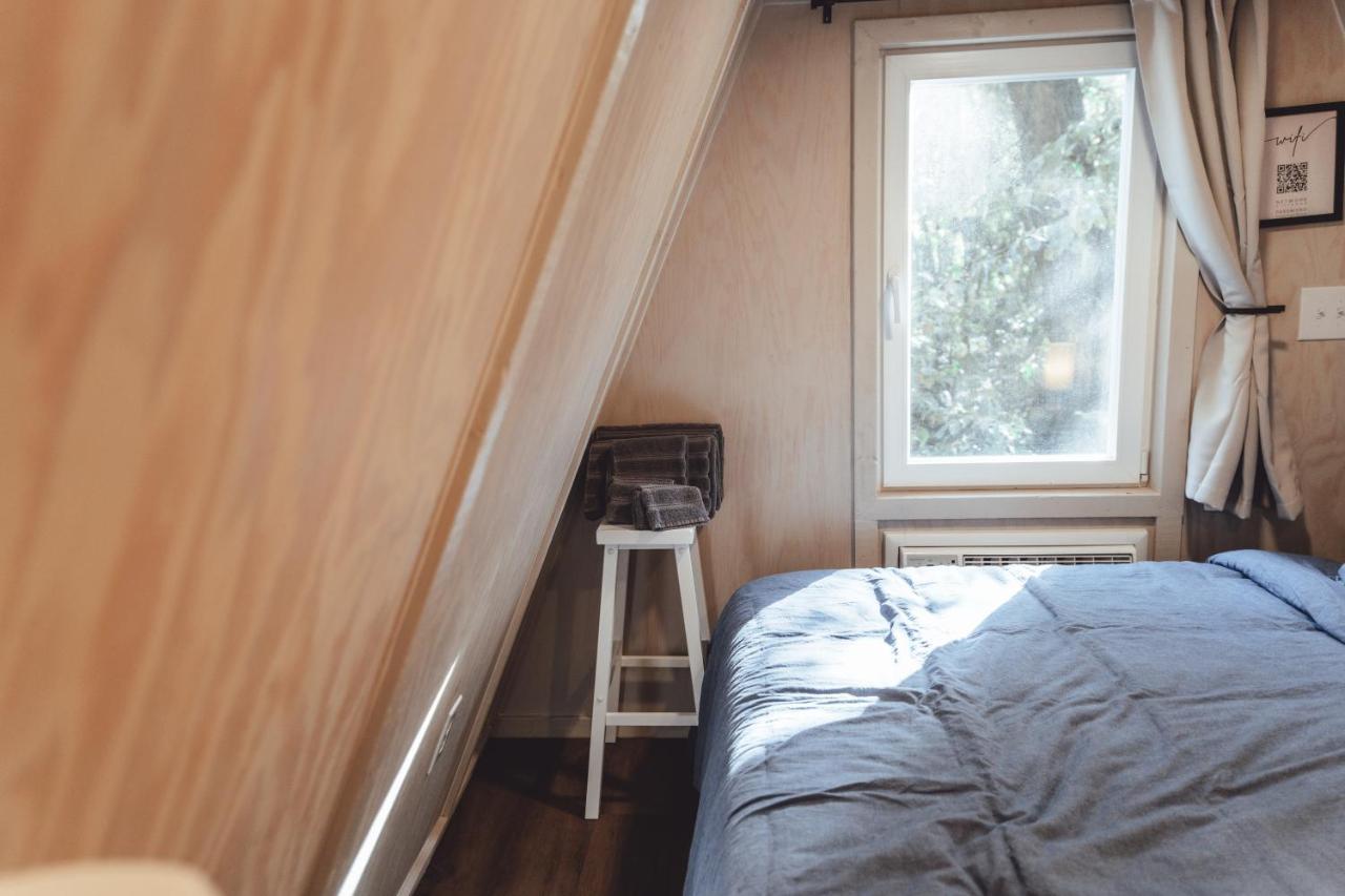 Appartamento Blue Brambler Glamping A-Frame Rockbridge Esterno foto